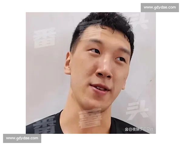 广东二沙训练四大亮点:徐杰突破犀利,胡明轩对抗升级,徐昕三分显威,杜润旺策应盘活 广东二沙训练四大亮点:徐杰突破犀利,胡明轩对抗升级,徐昕三分显威,杜润旺策应盘活