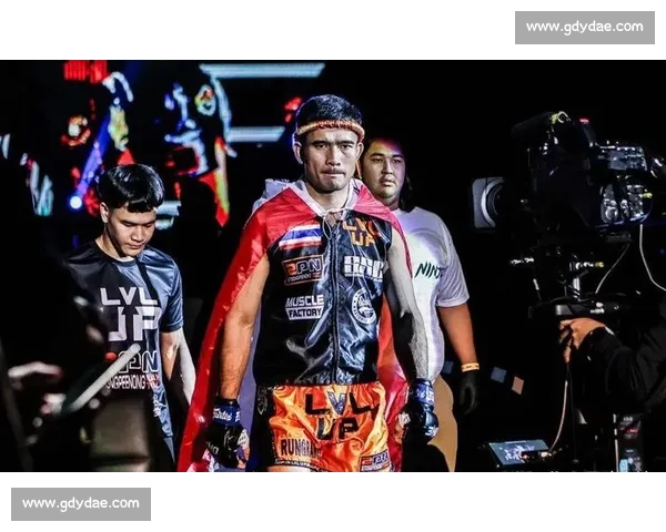 罗根艾尔索对决陈亚伟巅峰之战引爆擂台荣耀时刻全城瞩目格斗传奇诞生