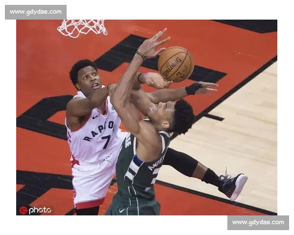 雄鹿对阵猛龙赛程前瞻焦点解析与关键看点汇总全季走势与胜负悬念